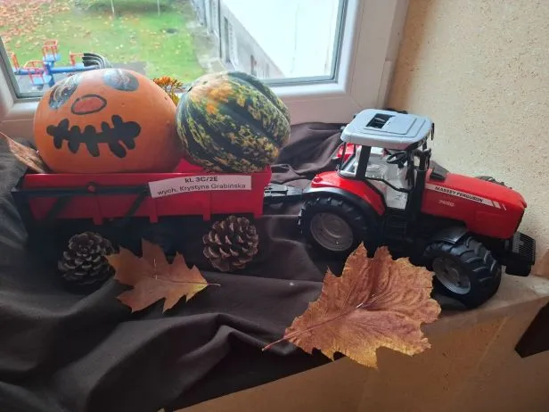 Dynia wykonana przez klasę 3C_2E