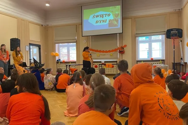 Przywitanie zebranych uczniów, przedstawienie tematu spotkania