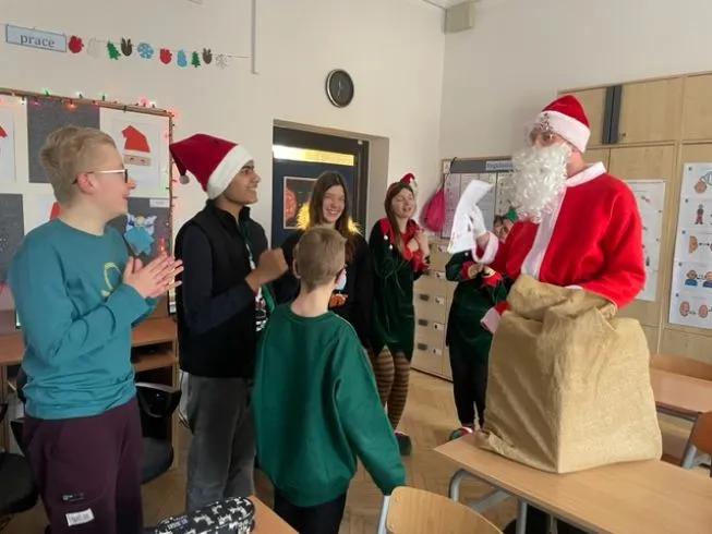 Wizyta Mikołaja w kl.6d