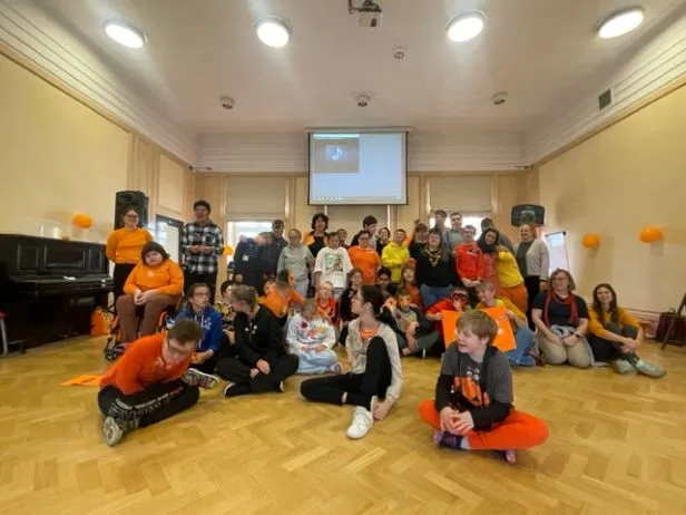 Zbiorowe zdjęcie uczestników Dnia Dyni