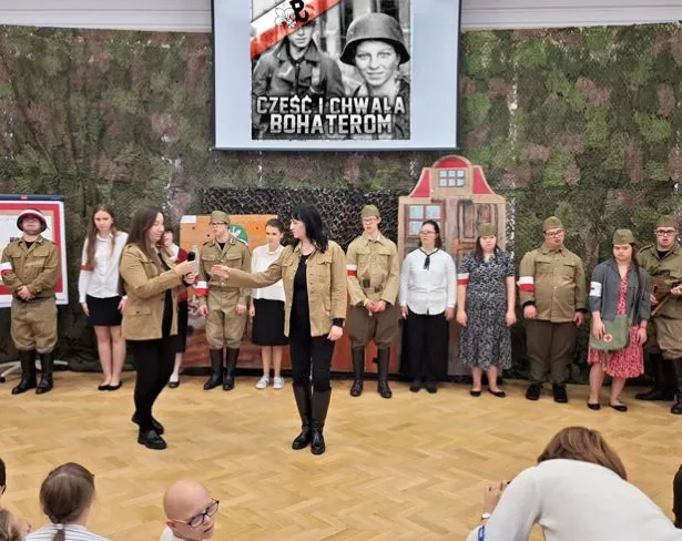 Przywitanie  organizatorów z uczestnikami spotkania, nawiązanie  do obchodów.