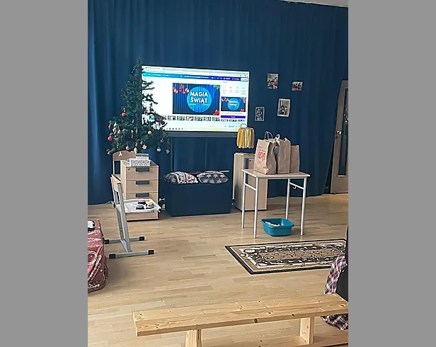 Przygotowania do przedstawienia „Magia świąt”.