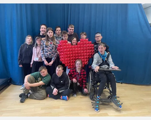 Wspólne zdjęcie uczestników wydarzenia.