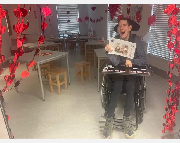 Wspólna praca przy organizacji wydarzenia.