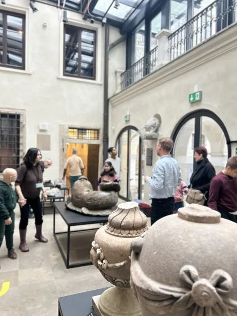 Zwiedzanie podziemi w Muzeum Warszawy 