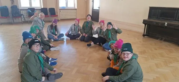 Prezenty od Druhen- czapki ZHP.