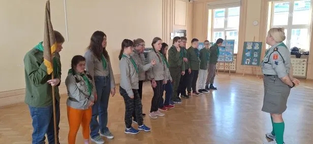 Apel kończący biwak.