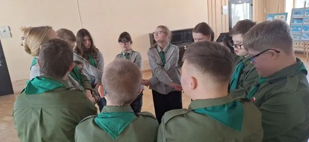 Zawiązanie kręgu.