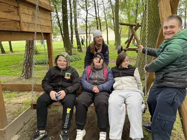 Zabawa na huśtawce